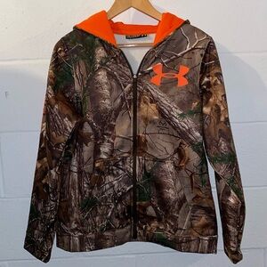 NWOT Under Armour Camo Woman’s Zip Up Jacket Hoodie size YXL